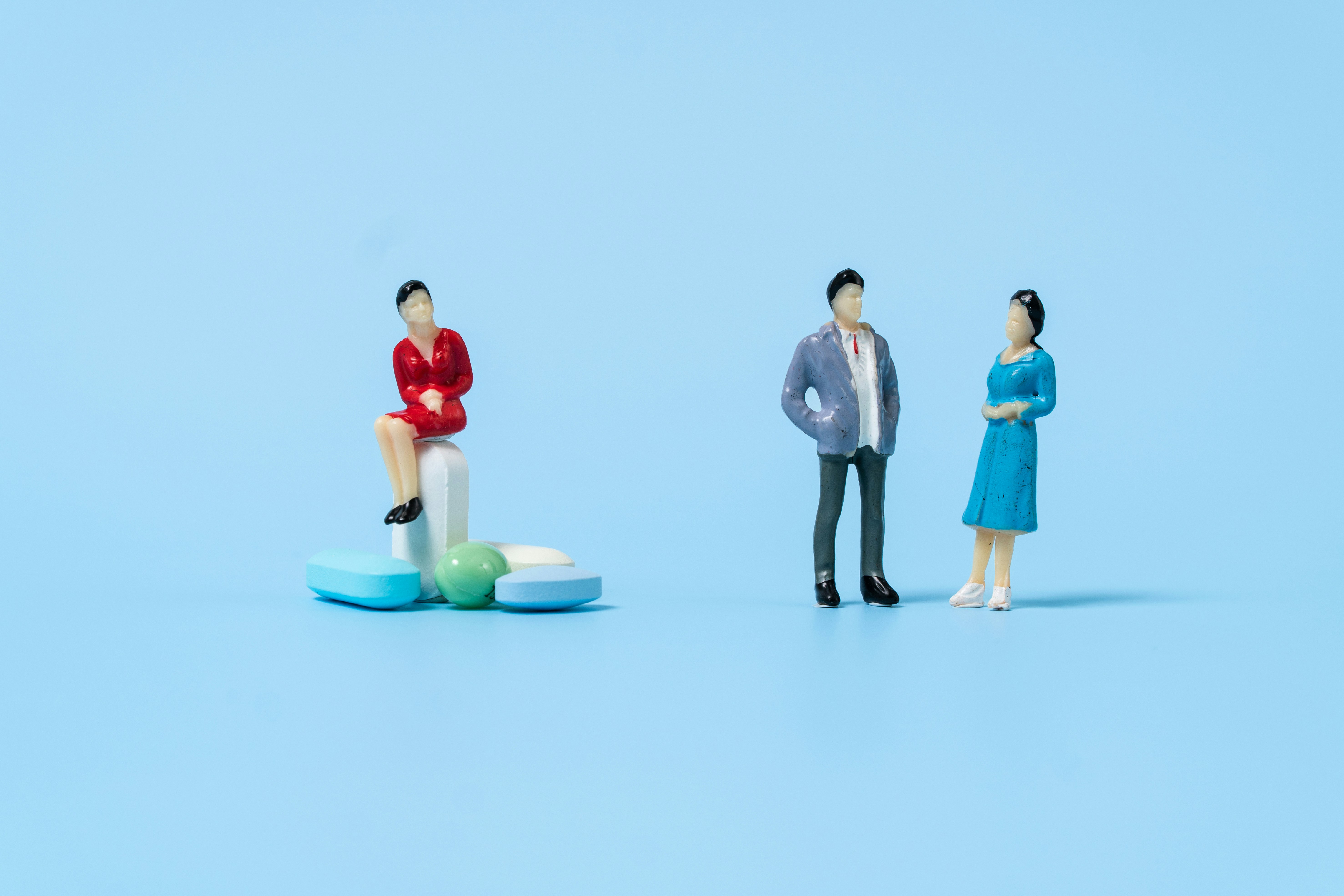 Vue de particuliers qui s'interrogent : aide à domicile ? dispositifs médicaux à domicile ? EHPAD ? PSAD ? Résidence Sénior ?